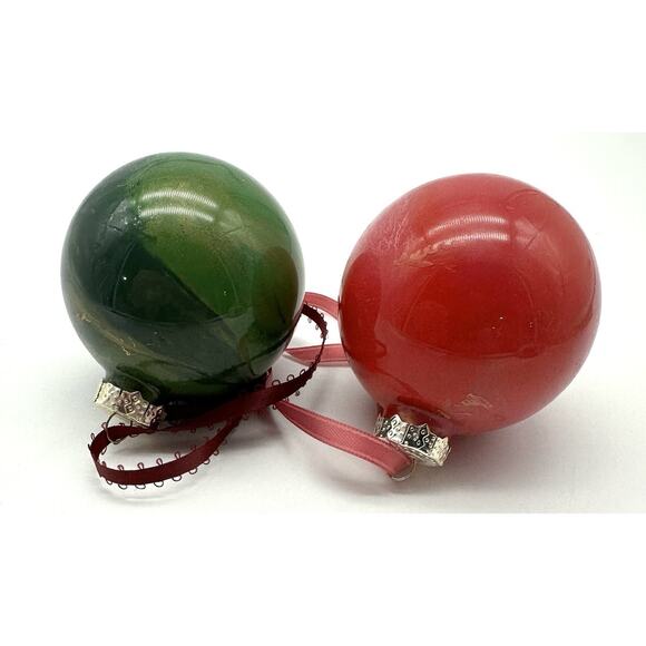 2 Vintage Red Green Ball Christmas Ornament Holiday Tree Decorations Glass - Picture 1 of 7